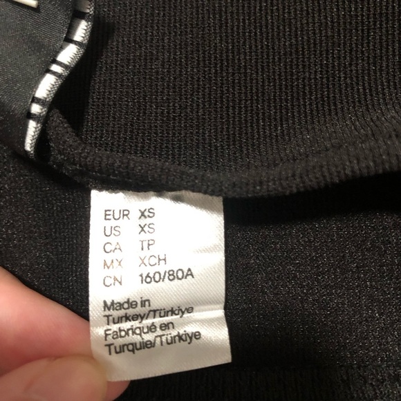 NWT H&M Divided Black Ribbed Crop Top with Chain Straps - Picture 5 of 5